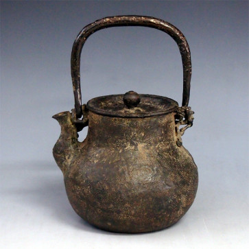 鉄製 円筒形 鉄瓶 姥口宝珠形鉄瓶（大） – 御釜屋