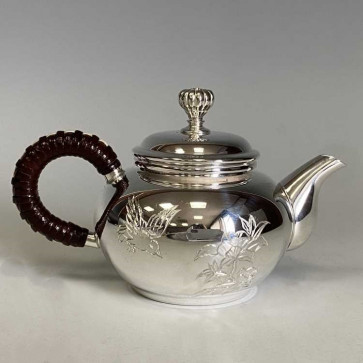 uk100s　純銀製 烏龍茶急須（小）花鳥紋彫金 純銀保証 銀瓶 約0.1L【日本製・証明書付き】