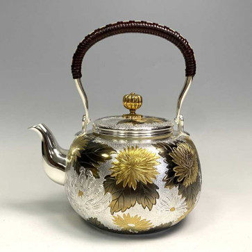 yw101　純銀製湯沸 菊華紋彫 純銀保証 約1.2L【日本製・証明書付き】