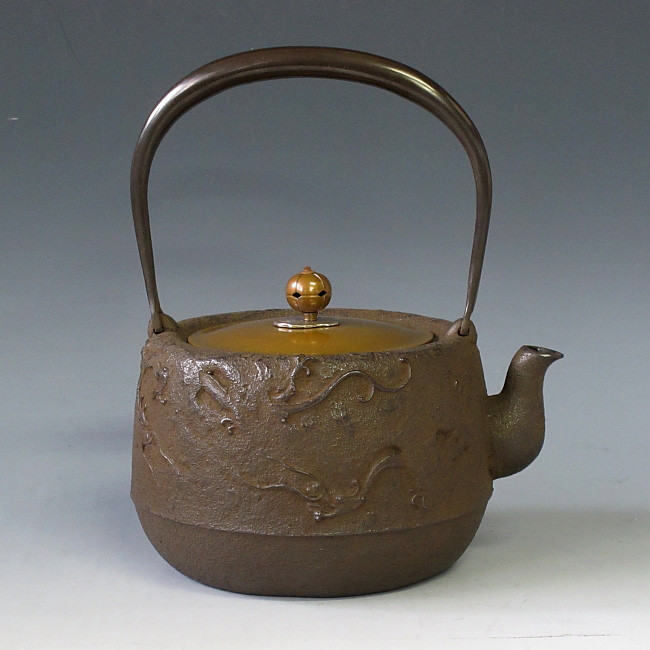 tb88 龍泉堂造 雨龍地紋鉄瓶 座：銀 約1.6L【日本製・証明書