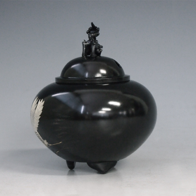 132-01,伝統美 香炉 「平丸獅子蓋・双鶴」銅製 桐箱付 【 高岡銅器 】