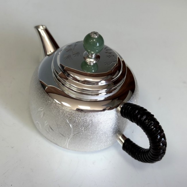 古作 時代 小振 雨垂地紋 輪線蓋 純銀 刻印 銀瓶 湯沸 約710cc 茶道具 古作 時代 小振 雨垂地紋 輪線蓋 純銀 刻印 銀瓶 湯