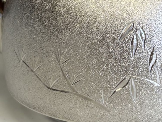 ogk-06892 純銀製 急須 釜形 梨地 松竹梅彫金 耳手 2.6寸 翡翠