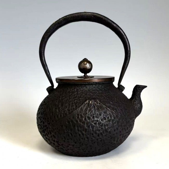 tb252 繰口形 富士浜松紋 小鉄瓶【日本製・証明書付き】【海外