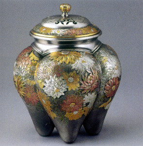 sk38-07，菊華香炉　銀香炉