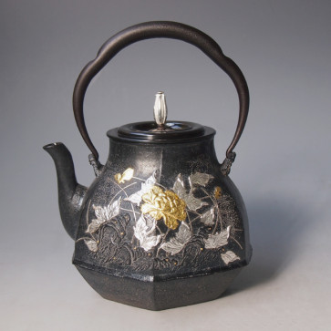 No.tb188, Amemiyakinjyudo iron kettle replica, the design is flowers and grasses, body inlays gold and silver, 1.3L,Made in Japan
