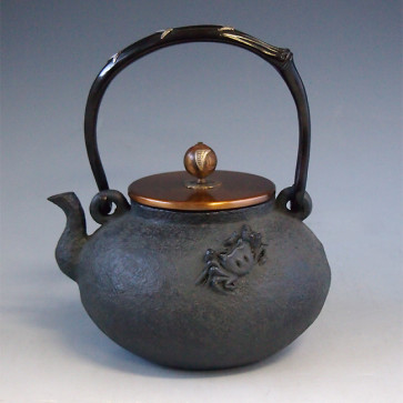 NO.tb6a, NiponBaisen iron kettle(teakettle) replica , design is a crab pattern,  knob and handle inlaying silver, made in Japan