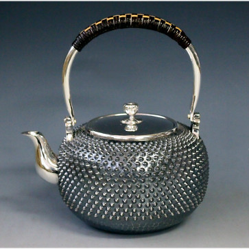 No.yw6, Silver kettle,design is hobnail pattern, about 1.0L, pure silver teakettle