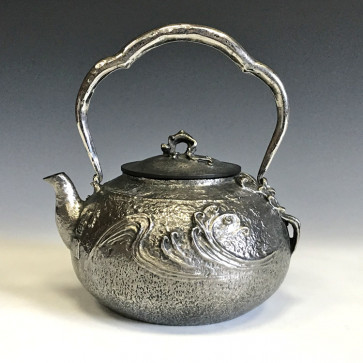 No.hn2997sa, iron sand kettle, waves pattern with dragon knob lid, made by Tamostu Hannya, approximately 1.6L