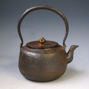 hn909, Iron kettle（teakettle) ，Daikoudo design, Made by Hannya, nearly 1.8L