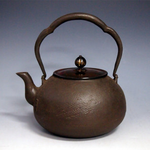 No.hn910, Iron kettle, cranes pattern, about 1.7L, made by Hannya