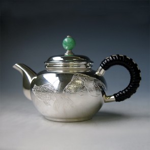 No.uk118h, Silver teapot with jade knob, body carves goldfish, about 0.1L