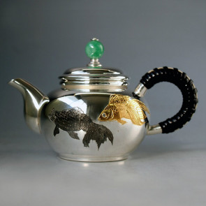 No.uk118hk, Silver teapot with jade knob， body carves goldfish with gold plate, about 0.1L
