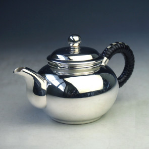 No.uk1sm, Silver teapot,  design is polished surface(small), nearly 0.1L