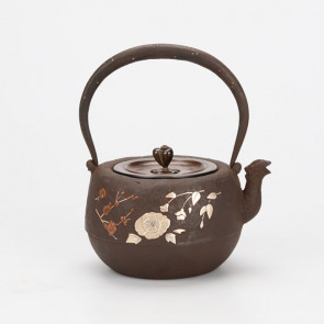 No. hn2742, flower inlay pattern iron kettle with phoenix spout, approximately 0.9L, iron kettle