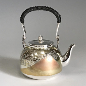No.obg-n524, silver teapot of famous Fuji-mount painting by Hokusai Katsusika, about 0.4L, Mitsunori Oobuchi, pure silver teapot