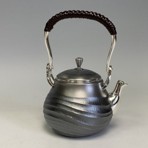 No.obg-n711, silver teapot, Japanese new year rice cake shape, waves pattern, about 0.2L, Mitsunori Oobuchi, pure silver teapot