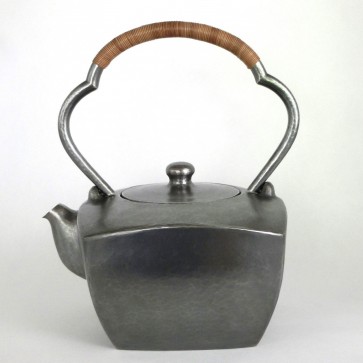 yw35, 纯银 银壶 四方形 一張银板打出工艺 约1.5L 伊藤一政堂作