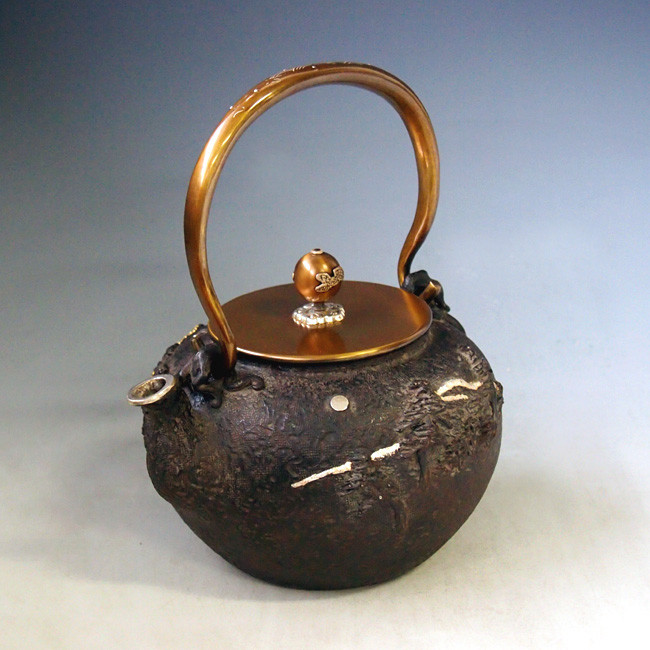 tb215, 龟文堂模本田园山水铁壶壶身金银镶嵌壶口包银座：银约1.7L, 铁壶