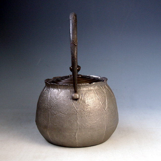 茶葉入れ、茶壺 hn904sa, 般若勘溪作莲叶铁壶约1.3L 砂铁铁壶