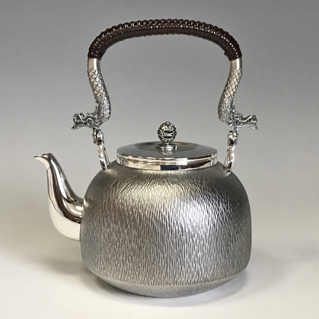 T*A様 特大龍紋鉄瓶7.5L位 tb144 亀文堂写 宝袋形雲龍文鉄瓶 本体に金象嵌入り