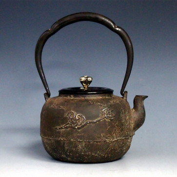 tb104, 龍文堂模本 靈芝蝙蝠圖 銀鑲嵌 約 1.1L, 鐵壺