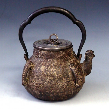 tb112, 藏六模本 饕餮圖案 銀座 蓋鑲金 約 1.4L, 鐵壺