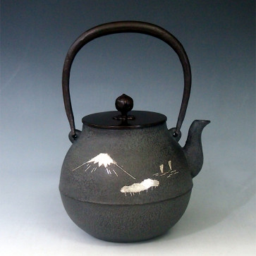 tb117, 麒龍堂 富士風景圖 菊地政光作 約 1.5L 鐵壺