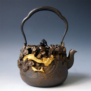 tb96, 麒龍堂 祥雲飛龍圖（黄金色）1.5L 莊兵衛作 鐵壺