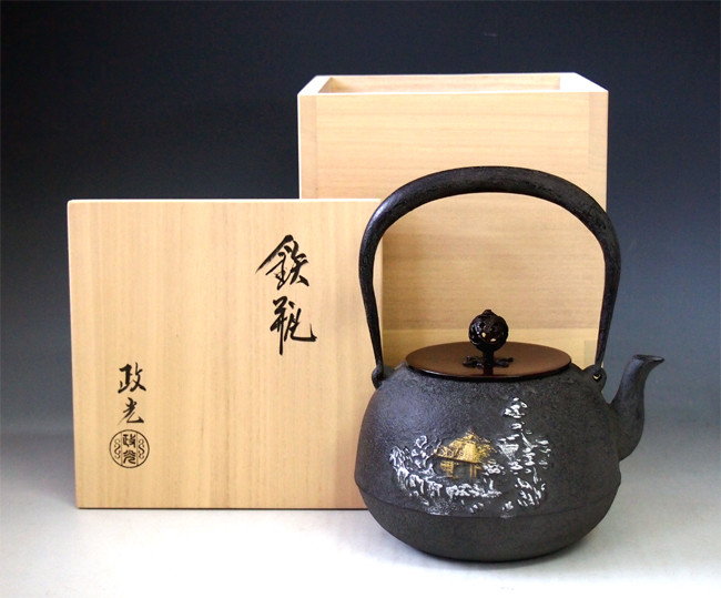 tb109, 麒龙堂山水铁壶（小） 壶身上金银粉1.6L 菊地政光作铁壶