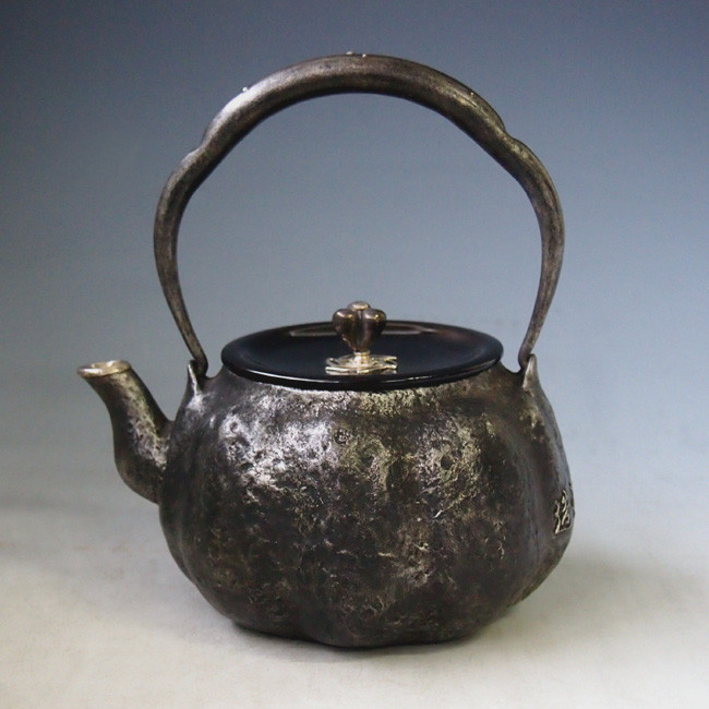 tb214sa, 龍文堂模本南瓜形鐵壺銀口銀座提手鑲銀約1.0L 砂鐵鐵壺