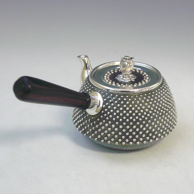 ykeg15-2, 二代榮月作純銀銀壺釜形雪珠壺身約0.2L，橫手把泡茶銀壺