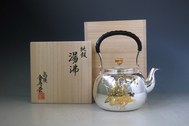 yw105, 純銀製燒水壺亮面壽仙和仙鶴雕金（小） 純銀保證約1.0L 銀壺