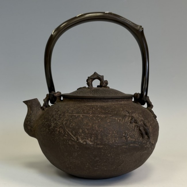 hn2797, 日本梅泉模本鄉間山水鐵壺般若勘渓作約1.3L 鐵壺