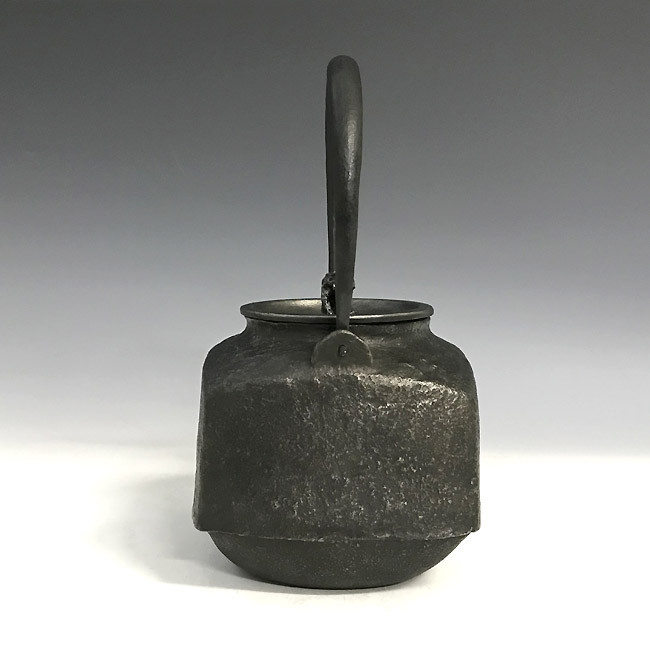 hn971sa, 般若勘溪作四方形鐵壺獅子蓋約1.3L, 砂鐵鐵壺