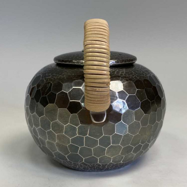 古美味】別造！吉羽與兵衛造 真形釡松岩地紋入 銀摘