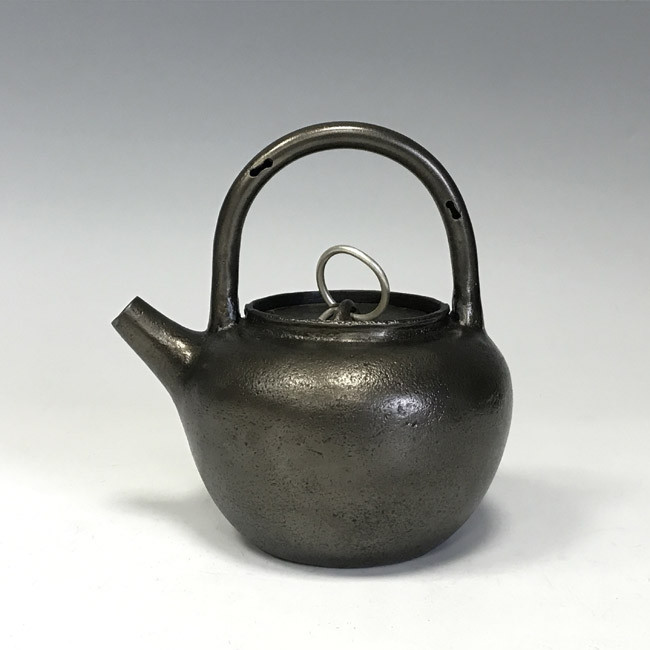 hn2984sa, 般若勘溪作素纹砲口設計約0.6L 砂鐵鐵壺