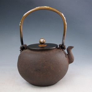 hn2725, 光重模本 圓形（大） 竹花提手 般若勘渓作 約 2.3L, 鐵壺